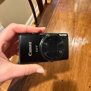 Canon IXY 650 Digital Camera